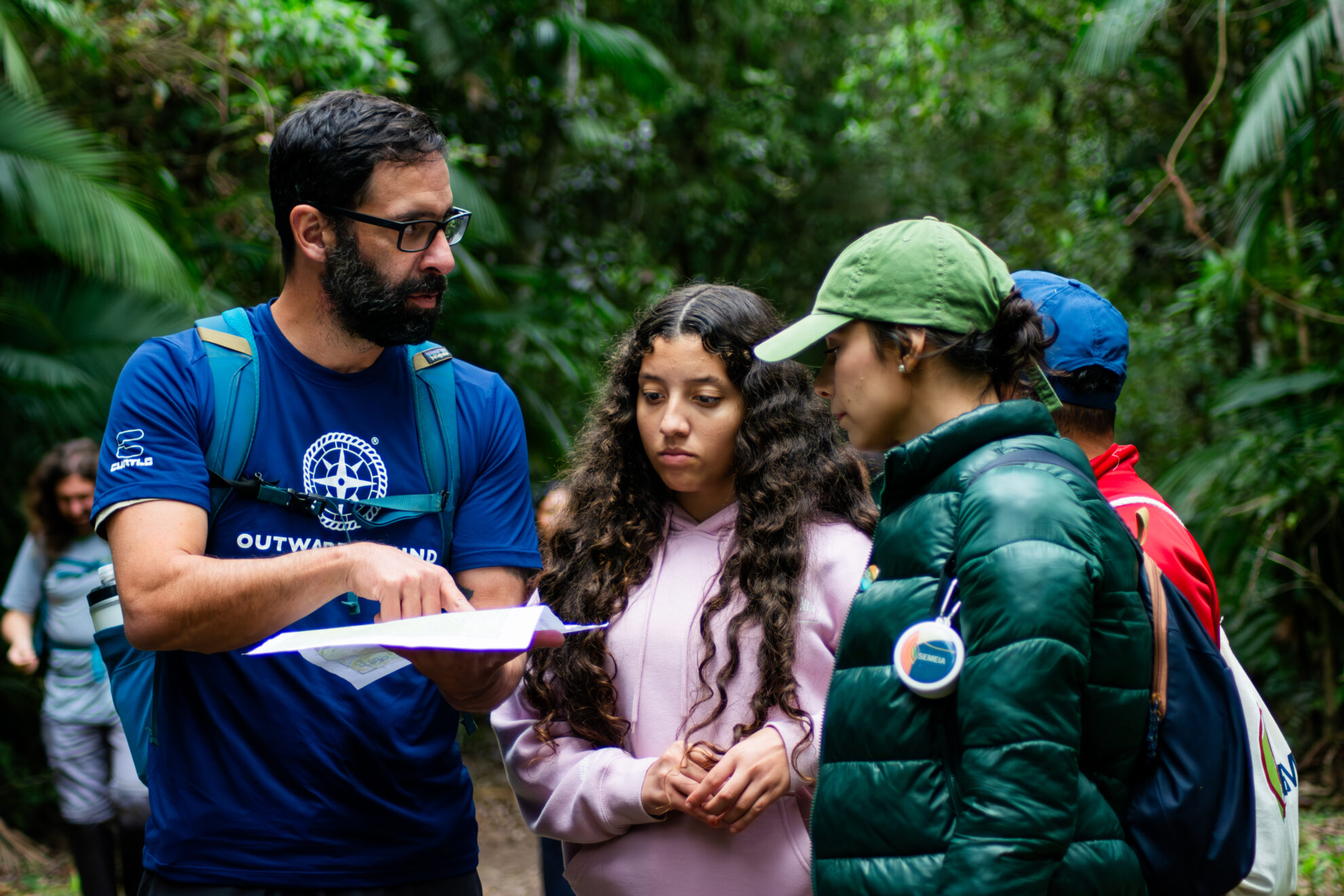 Muito além do mapa e bússola: como se preparar antes de uma trilha na natureza e como isso pode auxiliar a sua experiência